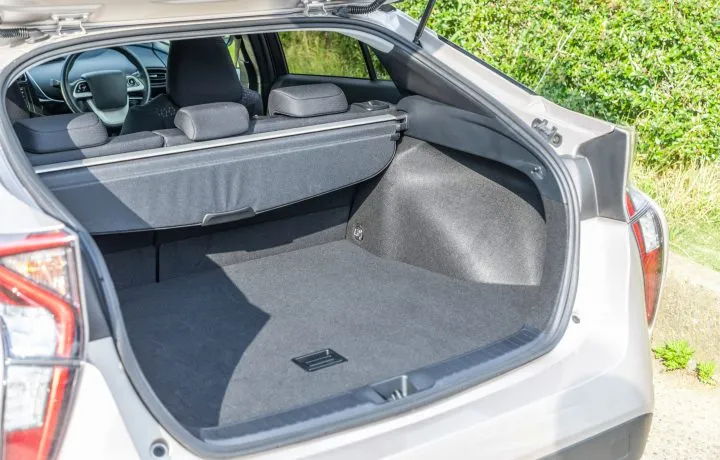 車のトランクの画像