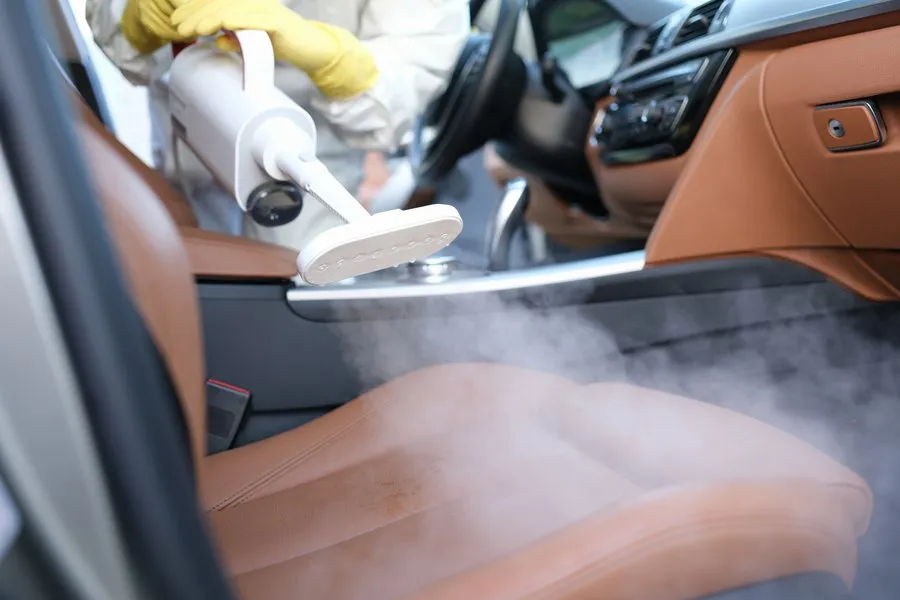 車内清掃の様子